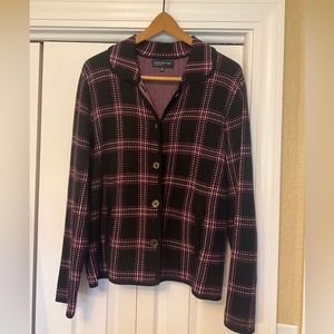 Jones New York Sweater jacket. Button front. Long sleeves. Black.